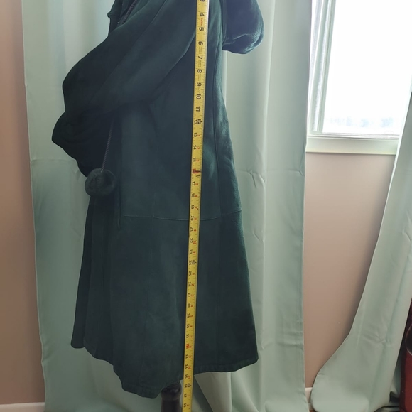 - Green Sheep Skin coat - - Picture 11 of 12